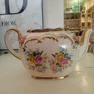 Sadler England Vintagw Floral Teapot with Gold Accents